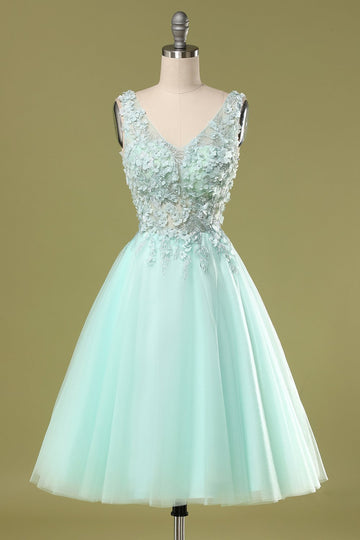 Miętowo-zielona Krótka Suknia Balowa z Aplikacjami